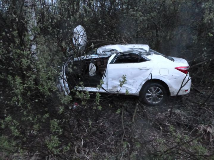 В Бондарском районе из-за резкого торможения водителя фуры прицеп врезался в иномарку