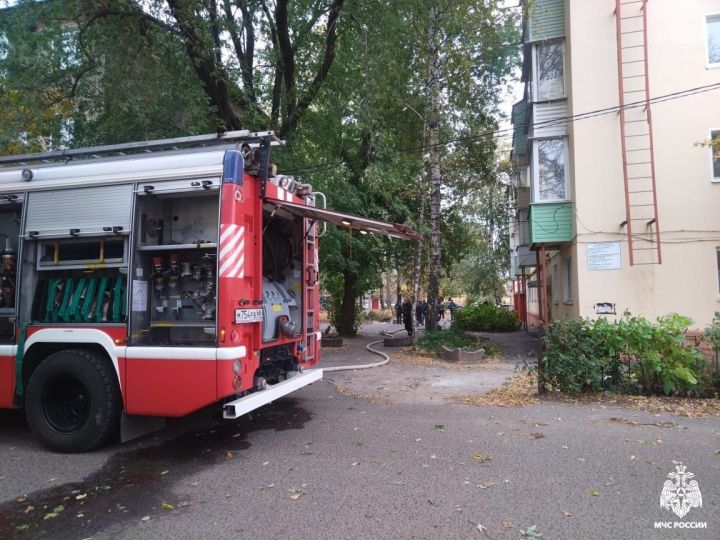 Во время пожара в многоэтажке спасатели эвакуировали пятерых тамбовчан