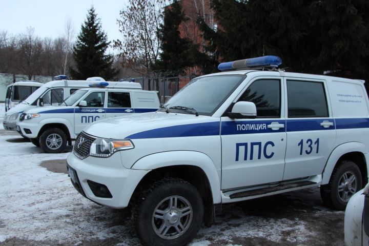 Тамбовские полицейские спасли мужчину, которого избивали двое