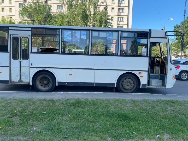 В Тамбове водителю автобуса пришлось резко затормозить, чтобы не попасть в аварию:  пострадал 2-летний малыш 