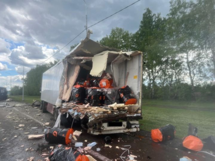 В столкновении двух большегрузов в Тамбовской области пострадал 36-летний мужчина